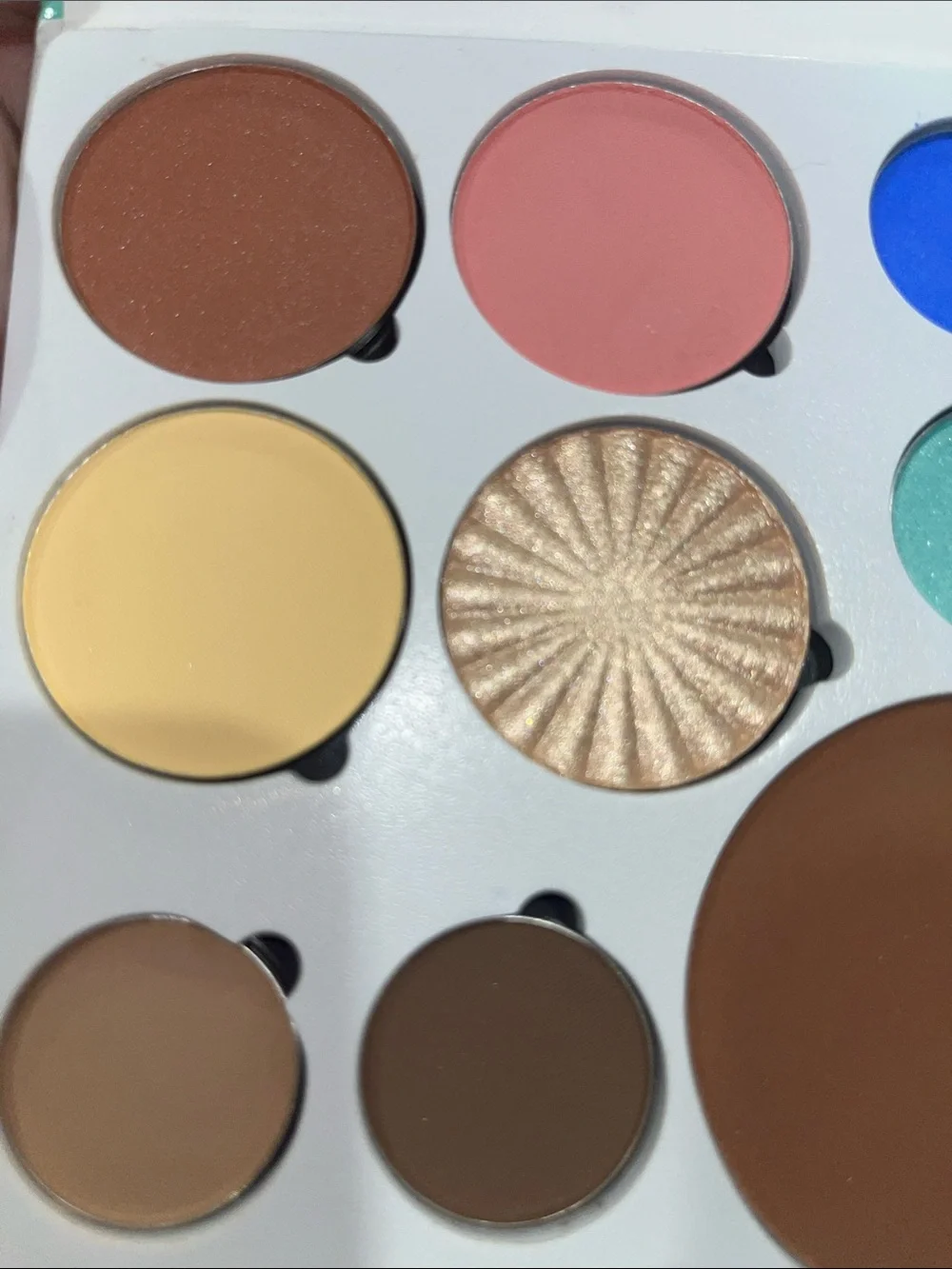 💕OFRA FREE SPIRIT EYE & FACE PALETTE💕
